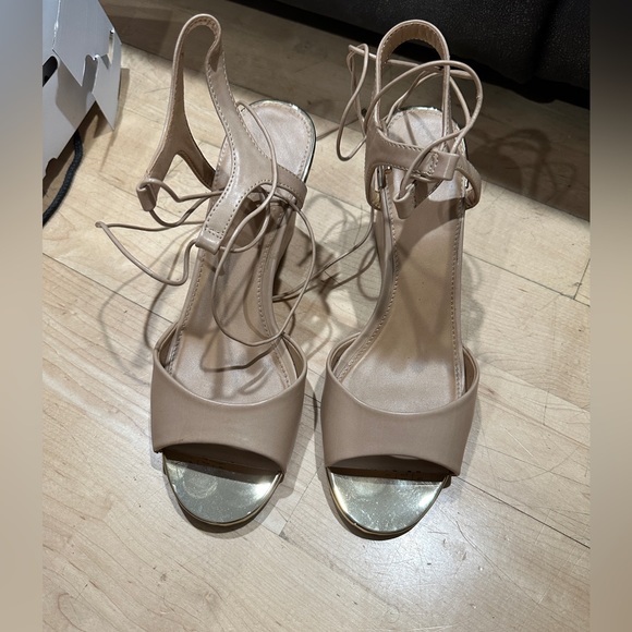Aldo Frizzell beige wrap around heels in a size 10. Worn once - Picture 2 of 5